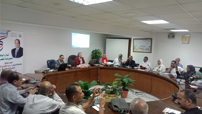 محافظة أسيوط تنظم لقاءا مع ممثلى الجمعيات الاهلية للتوعية بأهمية المبادرة الوطنية للمشروعات الخضراء الذكية
