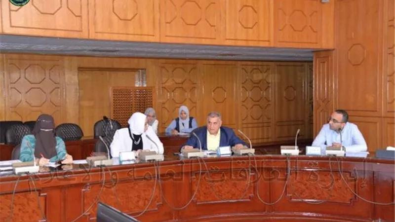 نائب محافظ الإسماعيلية يتابع الموقف التنفيذي لملف تقنين الأراضي