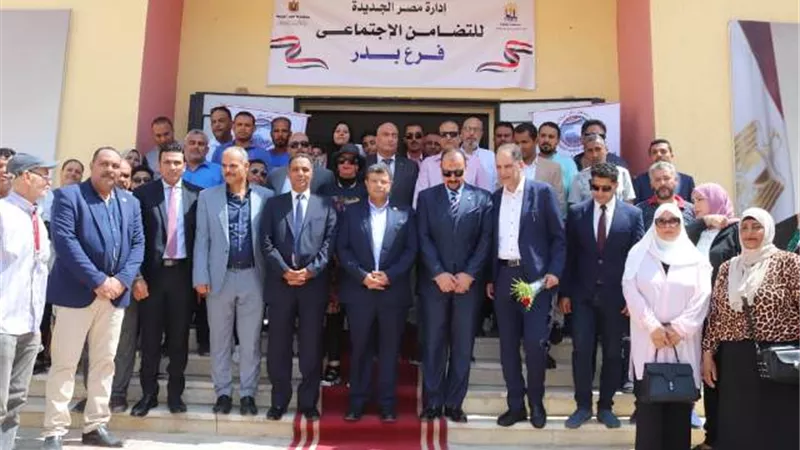 محمد سليمان وقيادات مستقبل وطن بدر يفتتحون تشغيل إدارة التضامن.. صور