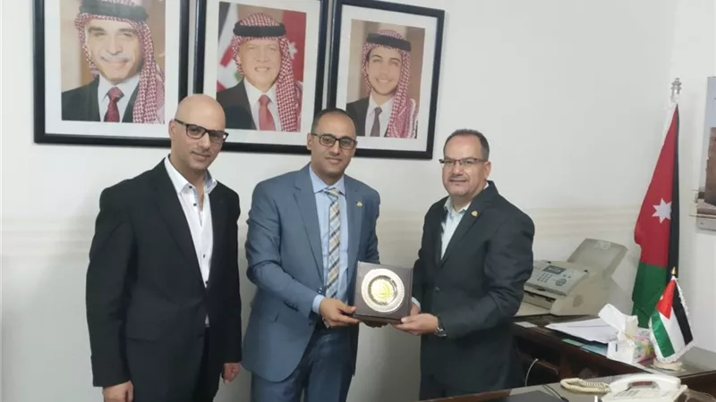 رئيس جامعة الزقازيق يبعث برقية تهنئة للدكتور عبد الله الحراحشة لتعيينه