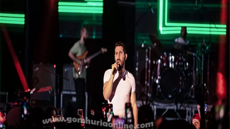 للمرة الثالثة.. عزيز مرقة يحيي حفل كامل العدد في مسرح الزمالك.. صور