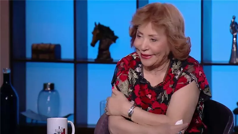آمال رمزي تكشف سبب غضبها من عادل إمام