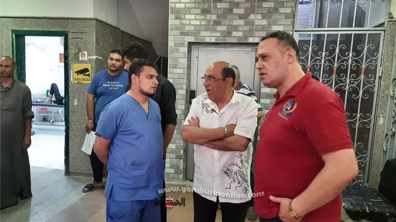 وكيل الصحة بالشرقية يطمئن على مصاب حادث القطار المحال للزقازيق العام