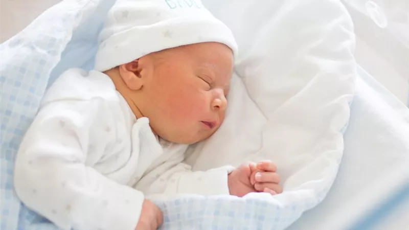 الصحة تكشف عن خدمات المعامل المركزية للأطفال حديثي الولادة