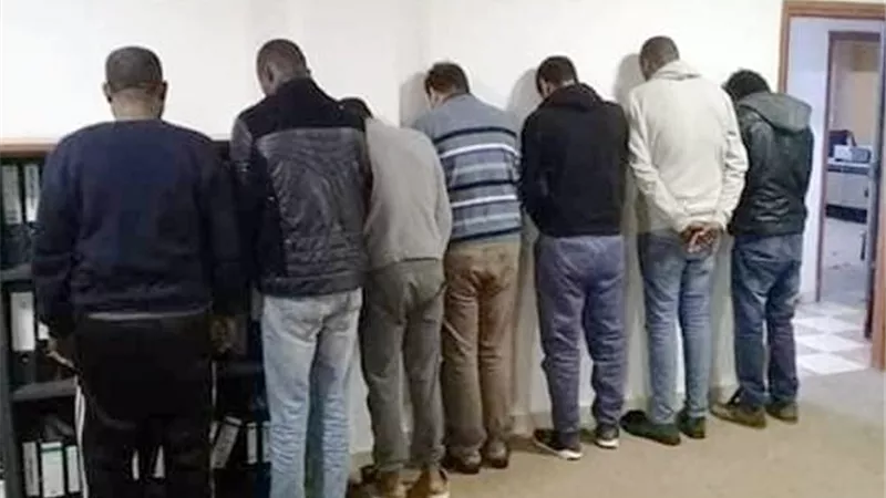 القبض على تشكيل عصابى نصب على عملاء البنوك فى المنيا