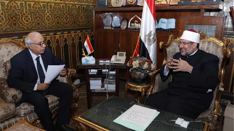 مختار جمعة : مواجهة أي فكر متطرف واستئصاله خط ثابت للأوقاف
