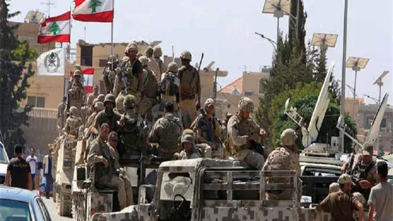 الجيش اللبناني يلقي القبض على 13 شخصا ويضبط أسلحة وذخائر بعكار