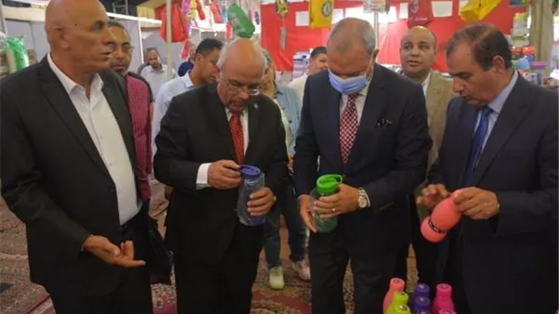 محافظ القليوبية يفتتح معرض 