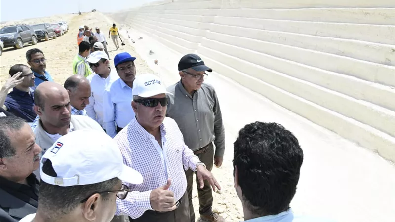 وزير النقل يتفقد مشروع الخط الأول للقطار الكهربائي السريع