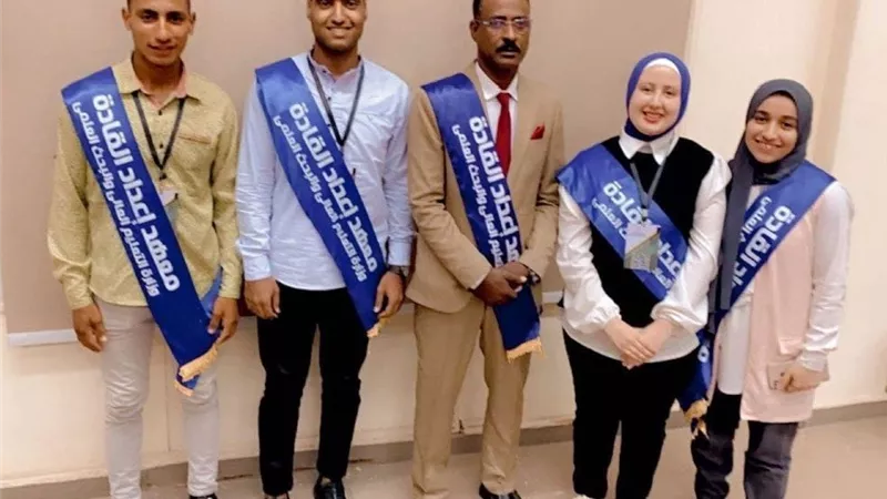 طلاب جامعة الأقصر يشاركون فى برنامج إعداد القادة الصيفية