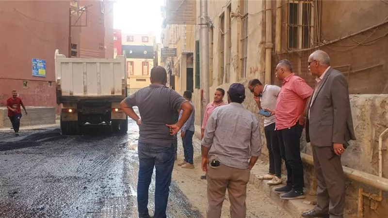 محافظ أسيوط يؤكد استمرار خطة رفع كفاءة الشوارع والميادين