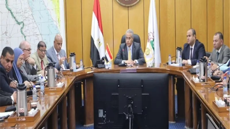شحاتة: إعادة الثقة وتطوير الأداء لتقديم خدمات لائقة للمواطنين