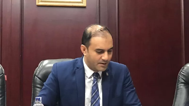 خبير يطالب التعليم بإضافة مادة الثقافة الرقمية للمناهج
