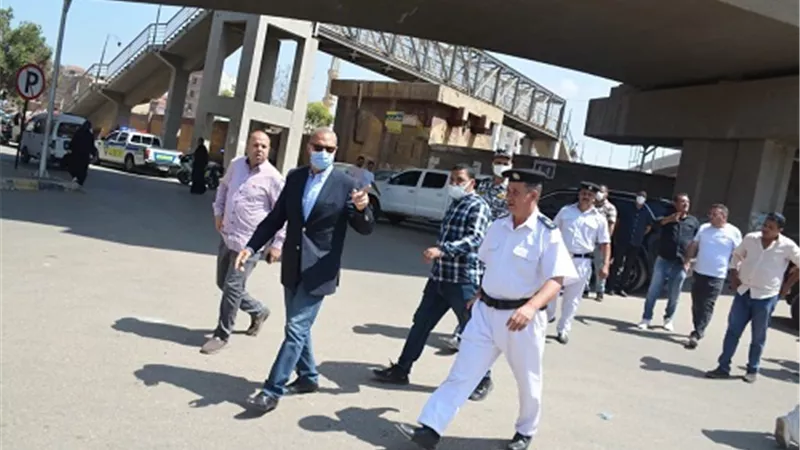 تحرير ٥٠ محضر و 70 إزالة فورية ببنها.. والهجان: لا تهاون مع أي مخالفات
