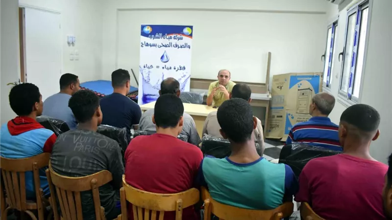 بمشاركة القابضة للمياه: القافلة المائية تصل مركز طما بسوهاج