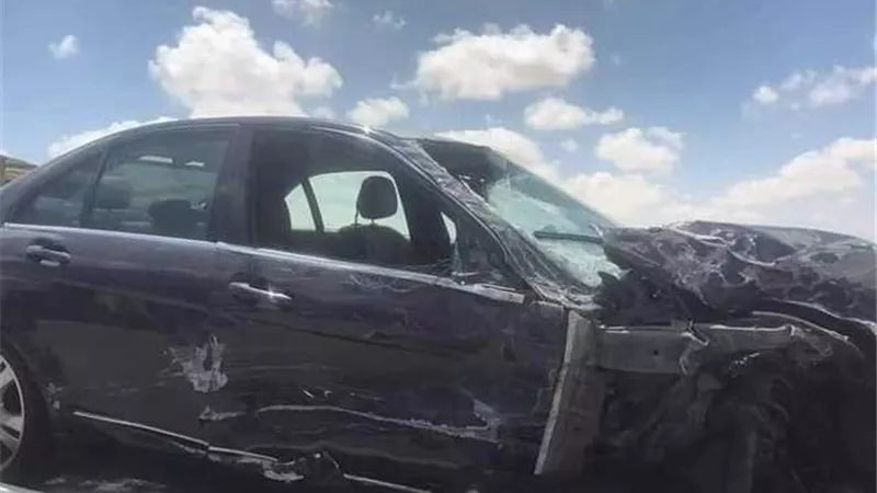 شاهد.. نجاة عضو مجلس الأهلي من الموت في حادث سير مروع