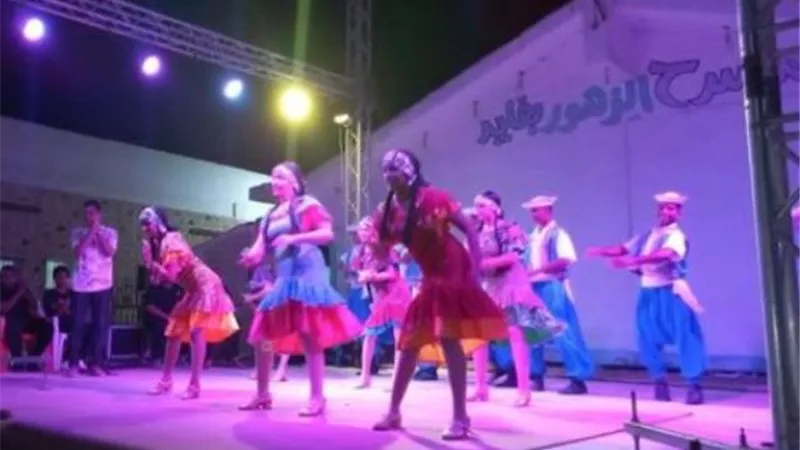 المسرح المتنقل يجوب الإسماعيلية بعروض فنية وأمسيات شعرية ..صور