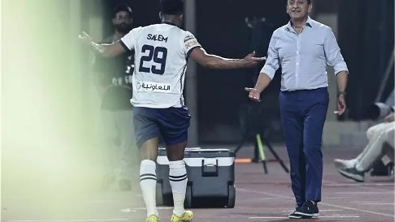 تعليق مثير من مدرب الهلال على لقطة اعتراض سالم الدوسرى بسبب تغييره