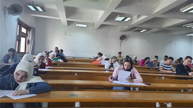 انطلاق امتحانات الفصل الدراسي الصيفي باَداب عين شمس