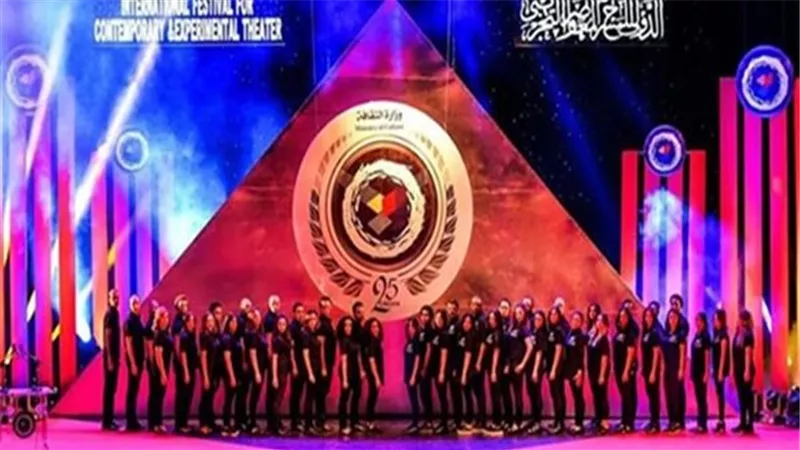 اليوم.. عرض المسرحية المكسيكية لاعبات كرة القدم على مسرح العرائس