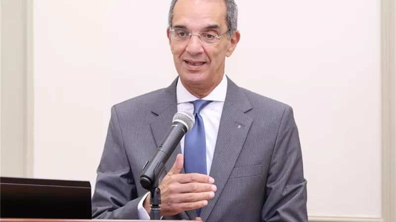 طلعت: مد كابلات الألياف الضوئية لأكثر من ۳ ملايين منزل