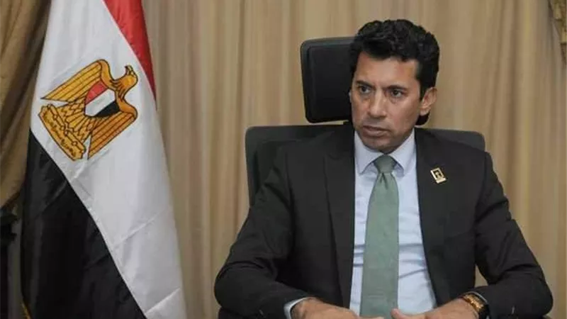وزير الشباب : 