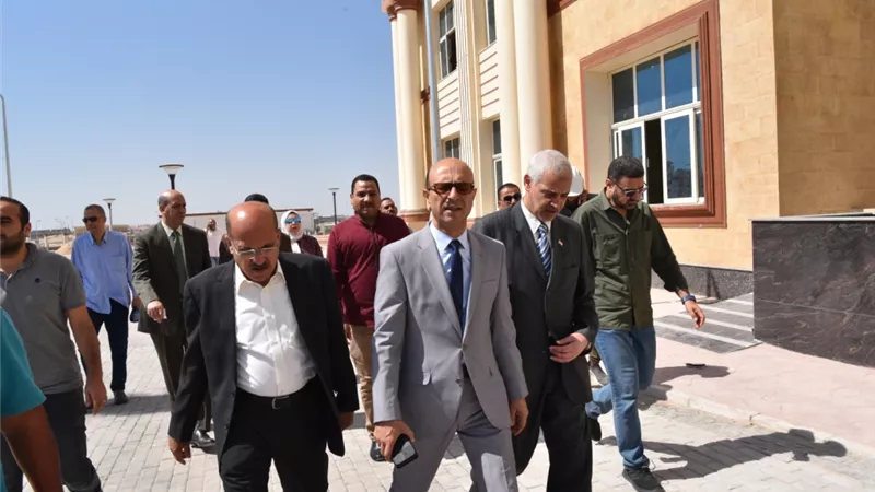 المنشاوى يتابع أعمال تجهيز مقر جامعة أسيوط الأهلية
