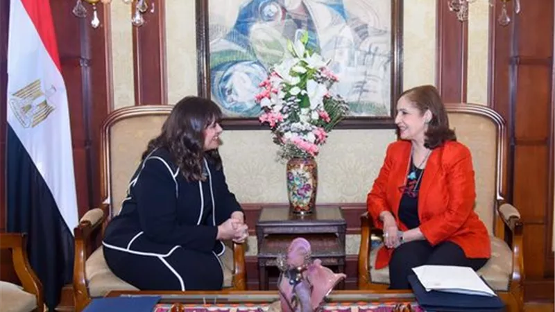 سها جندي تستقبل رئيس اللجنة الوطنية لمكافحة الهجرة غير الشرعية