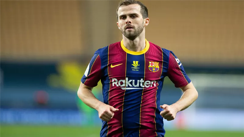 نجم برشلونه يتلقى عرضا للانتقال لفريق عربي