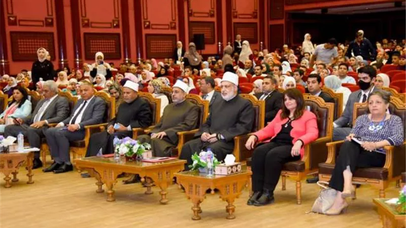 وزيرة الهجرة تشارك في الاحتفال باليوبيل الفضي وتخريج الدفعة 25 من الصيدلة بنات الأزهر