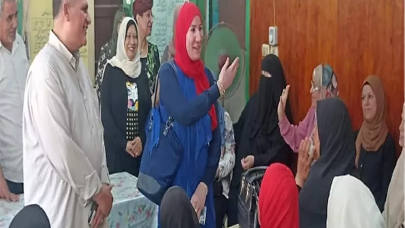 مدير تعليم القناطر الخيرية تتابع تنفيذ تدريب برنامج 