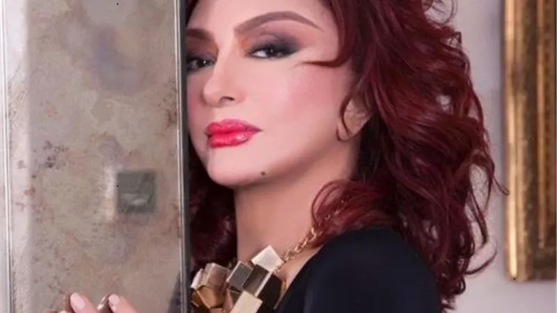 نبيلة عبيد تغازل 