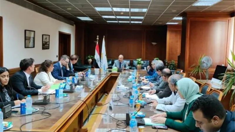وزير الري يبحث مع مسئول ألماني التعاون المشترك