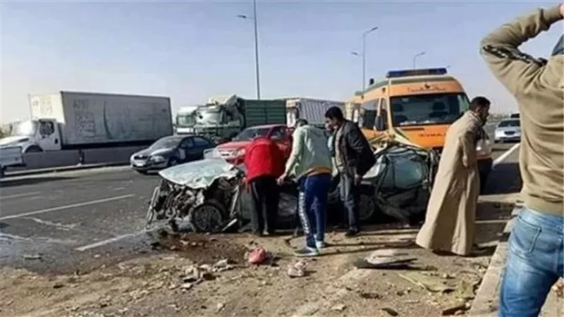 اصابة 3 من أسرة واحدة فى حادث تصادم سيارة ملاكي ونقل
