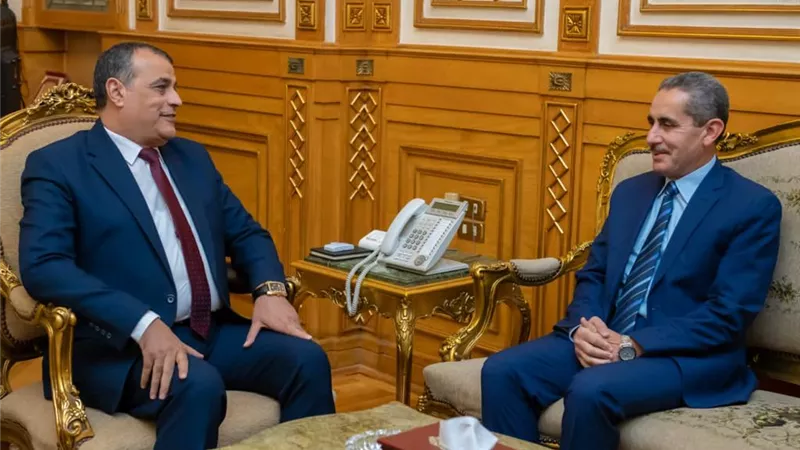 وزير الإنتاج الحربى يلتقى محافظ الغربية لمتابعة موضوعات التعاون