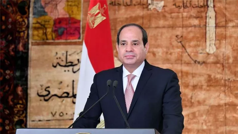 السيسي يعرب عن تطلع مصر للعمل مع الجزائر لضمان نجاح القمة العربية