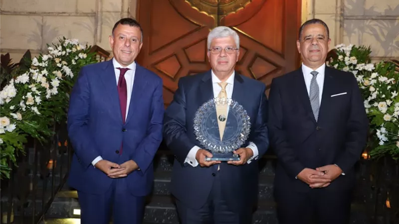 هندسة عين شمس تُكرم وزير التعليم العالي