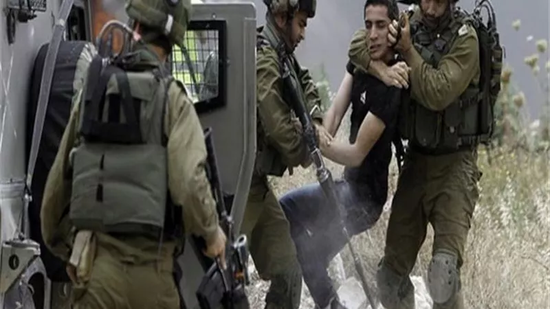 الاحتلال الإسرائيلي يعتقل 18 فلسطينيًا من مناطق مُختلفة بالضفة الغربية