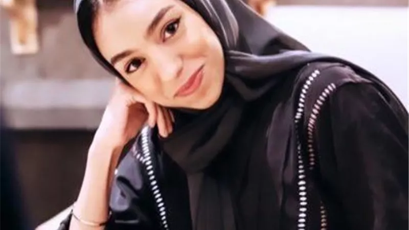 زينة عماد تؤدي أغنية 