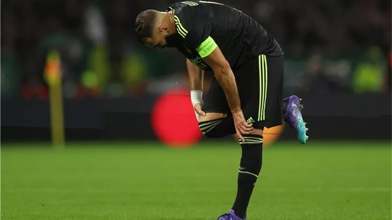 دورى الابطال..الاصابة تجبر بنزيما على مغاددرة مباراة ريال مدريد وسيلتك