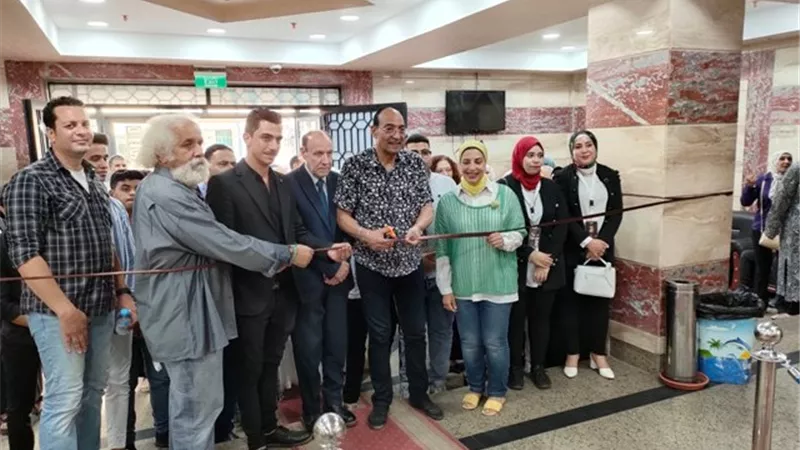 معرض للفن التشكيلى بقصر ثقافة الانفوشى