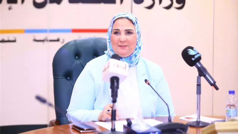 وزيرة التضامن : الوزارة تحول استراتيجيتها لنهج التنمية الاجتماعية والاقتصادية في آن واحد