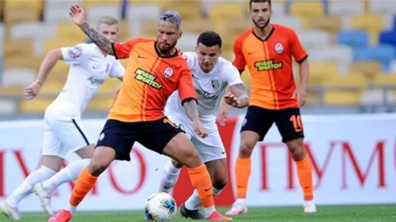 بعد توخيل.. ناد أوروبي آخر يعلن إقالة مدربه بسبب دوري أبطال أوروبا