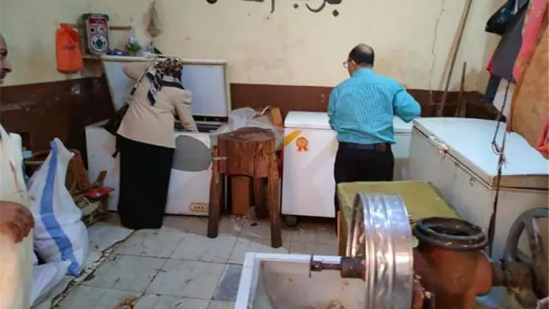 حملات مكثفة لإزالة الإشغالات وتكثيف الرقابة على الأسواق بمركزالفشن