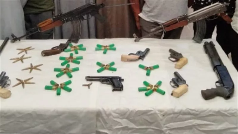 سقوط 22 شخصا من تجار السلاح والمخدرات بأسيوط