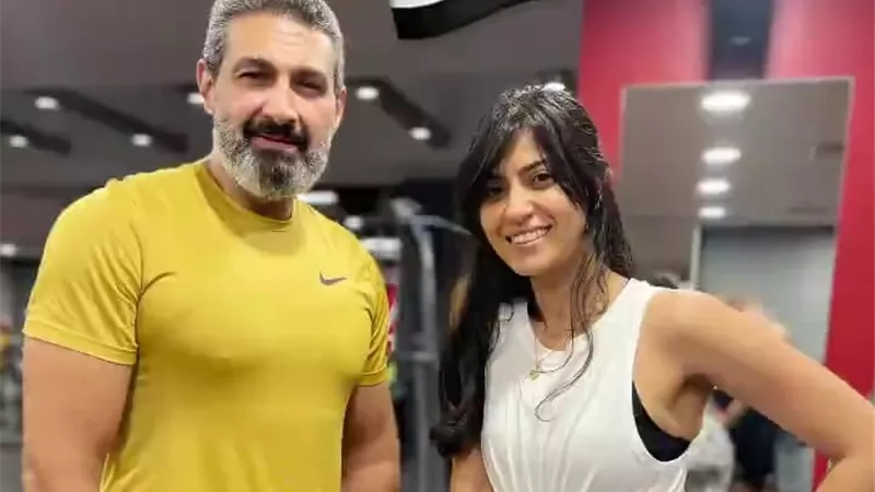 شاهد ..لمياء كرم تداعب متابعيها بإطلالة رياضية مع ياسر جلال