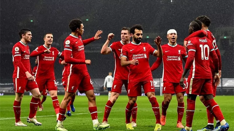 ليفربول يدرس تعزيز وسط ملعبه بلاعب جديد