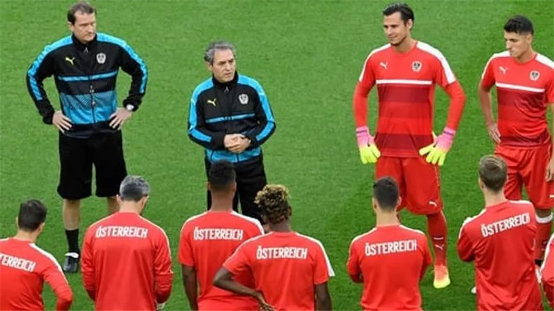 مدرب الأهلى الجديد يرفض تدريب المنتخب البولندى .. تعرف على السبب