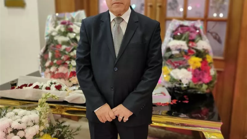 تهنئة المدير التنفيذي لنادى الصحفيين