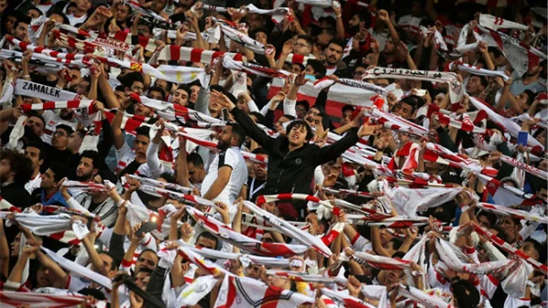 شاهد .. استقبال اسطورى من جماهير الزمالك بقطر للاباتشى شيكابالا